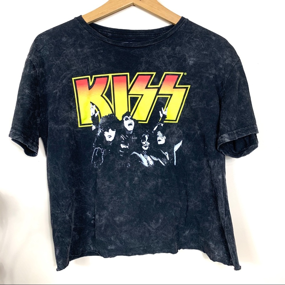 NEW Kiss Graphic Cropped Tee - Picture 1 of 3